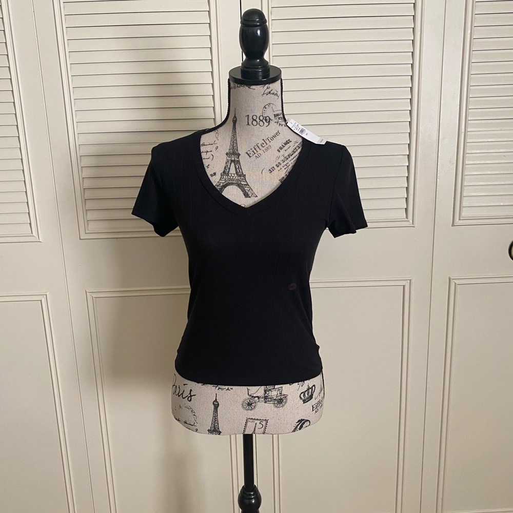 American Eagle Black V-neck short sleeve Baby Tee Shirt